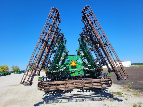 Image of John Deere 2660VT equipment image 2