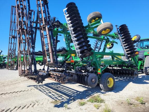 Image of John Deere 2660VT equipment image 3