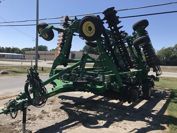 Image of John Deere 2660VT equipment image 1