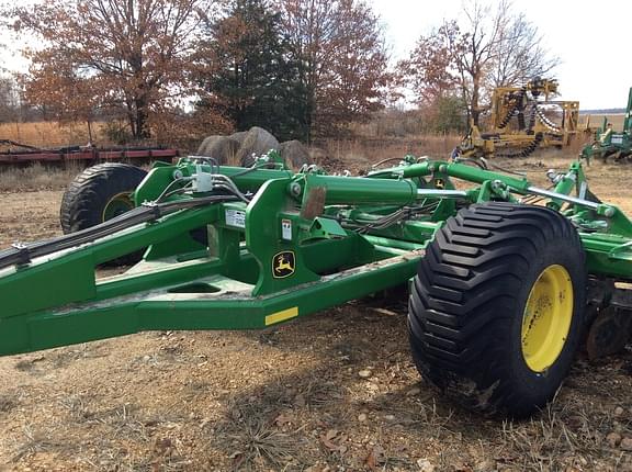 Image of John Deere 2680H equipment image 1