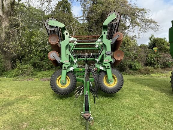 Image of John Deere 2680H equipment image 1