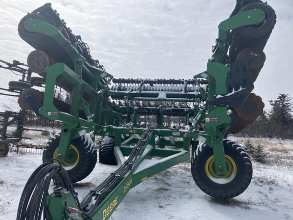 Image of John Deere 2680H equipment image 1