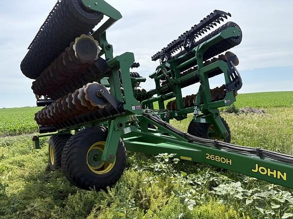 Image of John Deere 2680H equipment image 1
