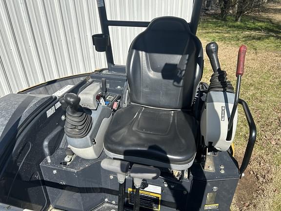 Image of John Deere 26G equipment image 4