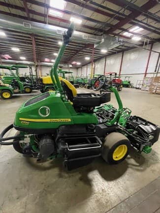 Image of John Deere 2700 equipment image 1