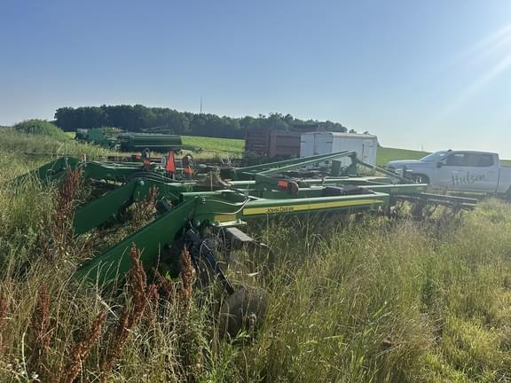 Image of John Deere 2720 equipment image 2