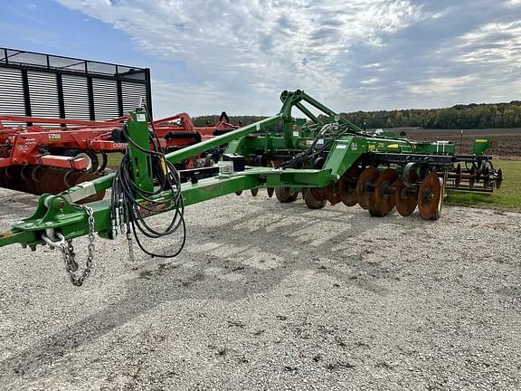 Image of John Deere 2720 equipment image 1