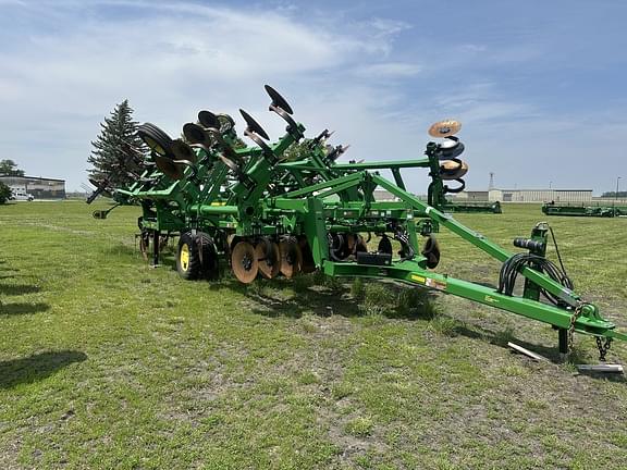 Image of John Deere 2730 Primary image
