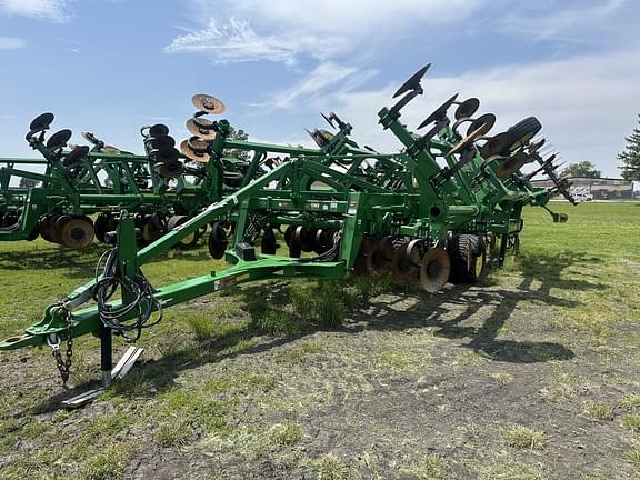 Image of John Deere 2730 equipment image 1
