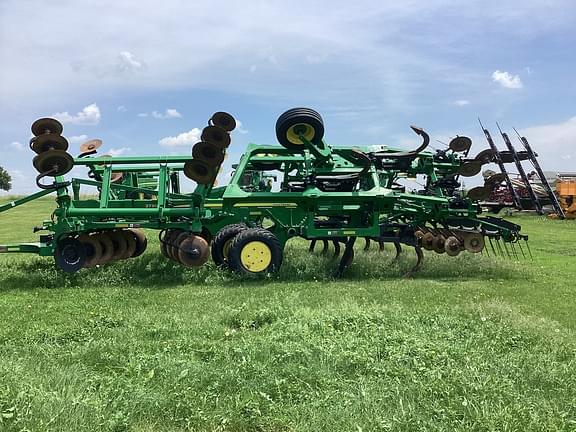 Image of John Deere 2730 Primary image