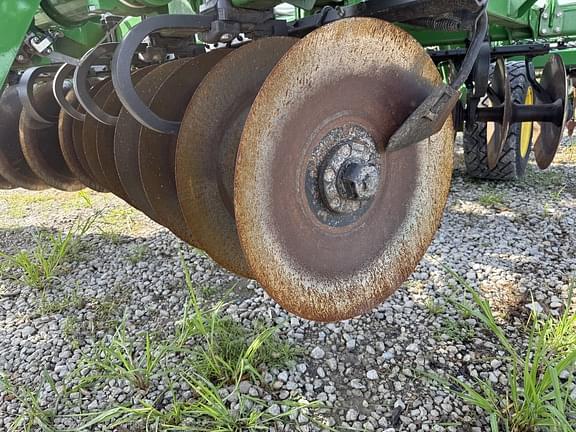Image of John Deere 2730 equipment image 4