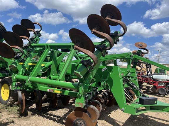 Image of John Deere 2730 equipment image 3