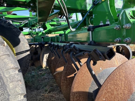 Image of John Deere 2730 equipment image 4