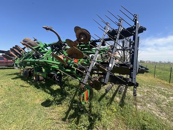 Image of John Deere 2730 equipment image 4