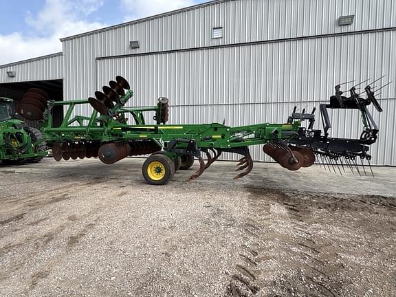 Image of John Deere 2730 equipment image 4