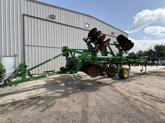 Image of John Deere 2730 equipment image 3