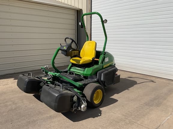 Image of John Deere 2750 equipment image 1