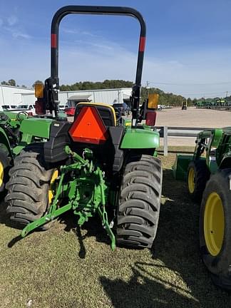 Image of John Deere 3025D equipment image 4