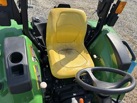 Image of John Deere 3025D equipment image 4