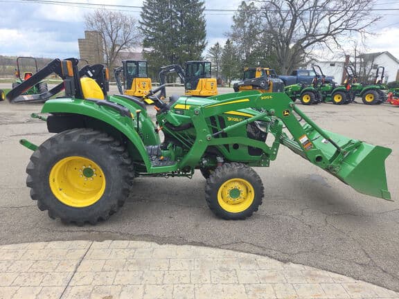 Image of John Deere 3025D equipment image 2