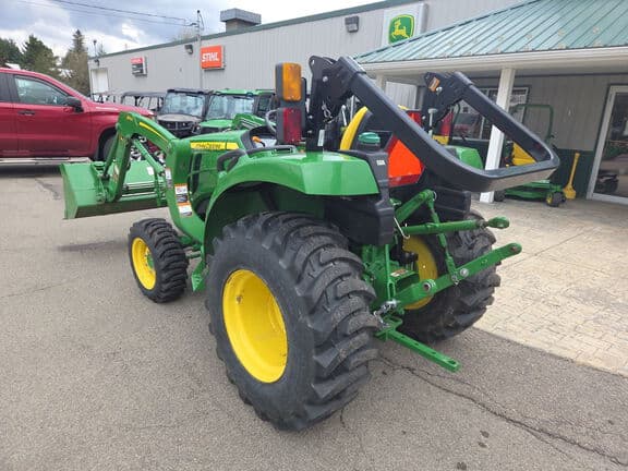 Image of John Deere 3025D equipment image 4