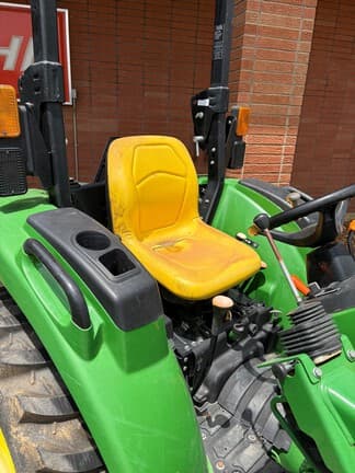 Image of John Deere 3025D equipment image 2