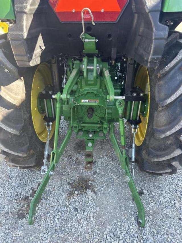 Image of John Deere 3025D equipment image 2