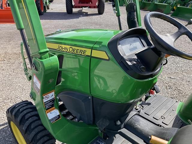 Image of John Deere 3025E equipment image 4