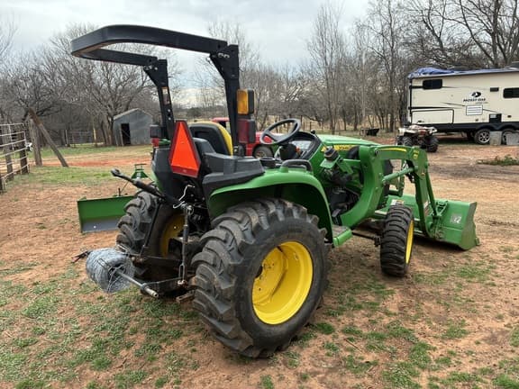 Image of John Deere 3025E equipment image 4