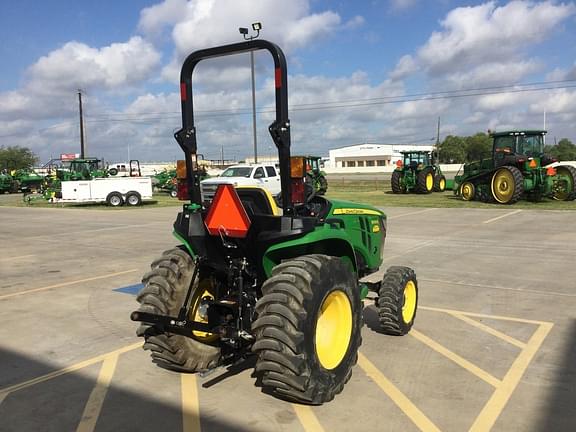 Image of John Deere 3025E equipment image 4