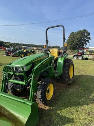 Image of John Deere 3025E equipment image 2