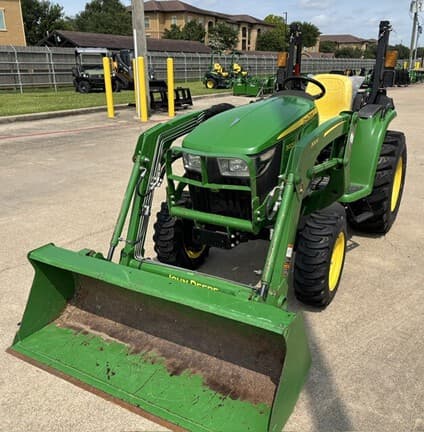 Image of John Deere 3025E equipment image 1