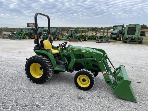 Main image John Deere 3025E