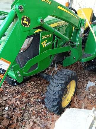 Image of John Deere 3025E equipment image 2