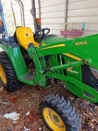 Image of John Deere 3025E equipment image 3