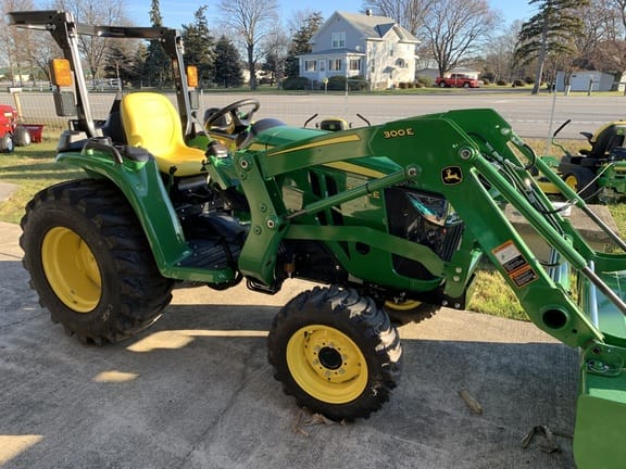 Main image John Deere 3025E