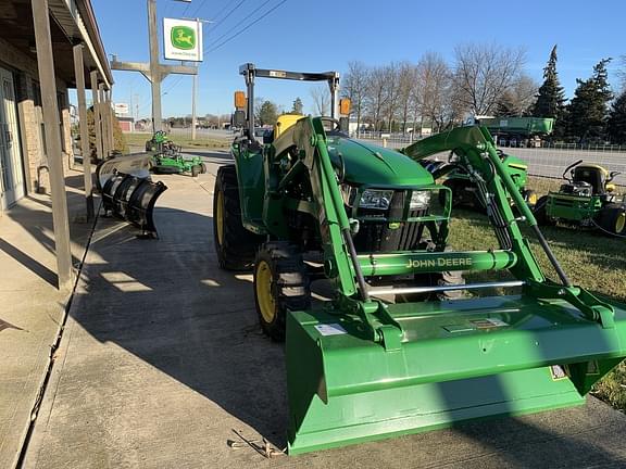 Image of John Deere 3025E equipment image 4