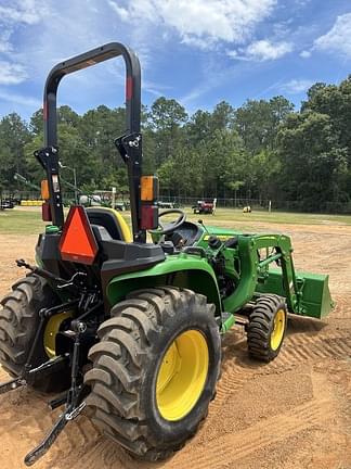 Image of John Deere 3032E equipment image 3