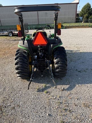 Image of John Deere 3025E equipment image 2