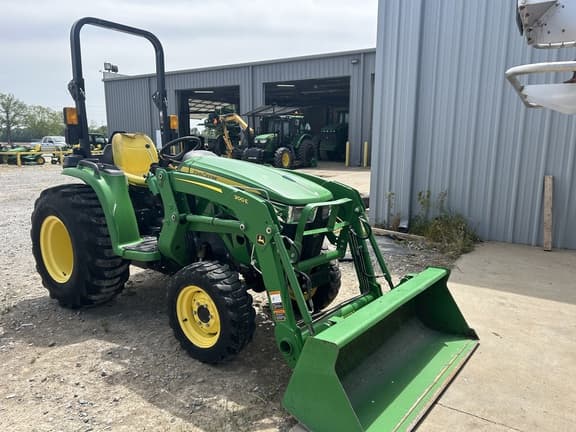 Image of John Deere 3025E equipment image 2