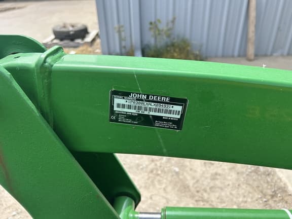 Image of John Deere 3025E equipment image 3