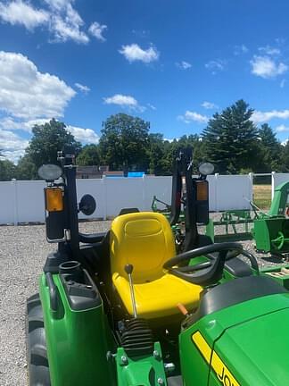 Image of John Deere 3025E equipment image 2