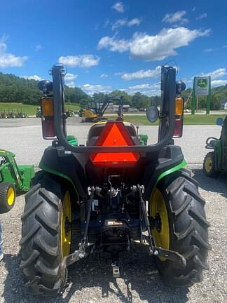 Image of John Deere 3025E equipment image 3