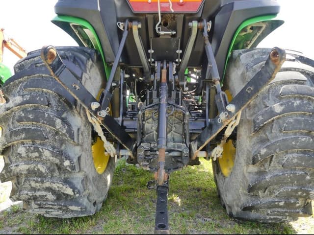 Image of John Deere 3025E equipment image 4
