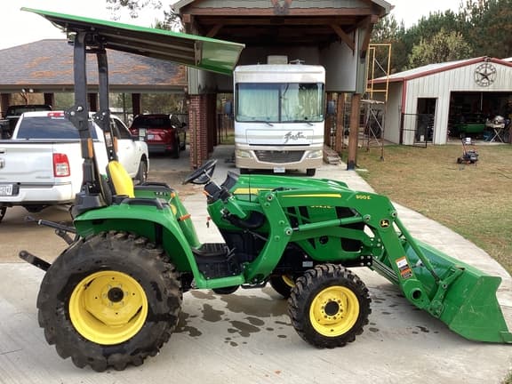 Image of John Deere 3025E equipment image 3