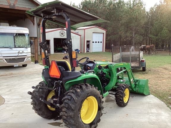 Image of John Deere 3025E equipment image 4