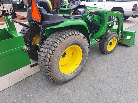 Image of John Deere 3025E equipment image 2