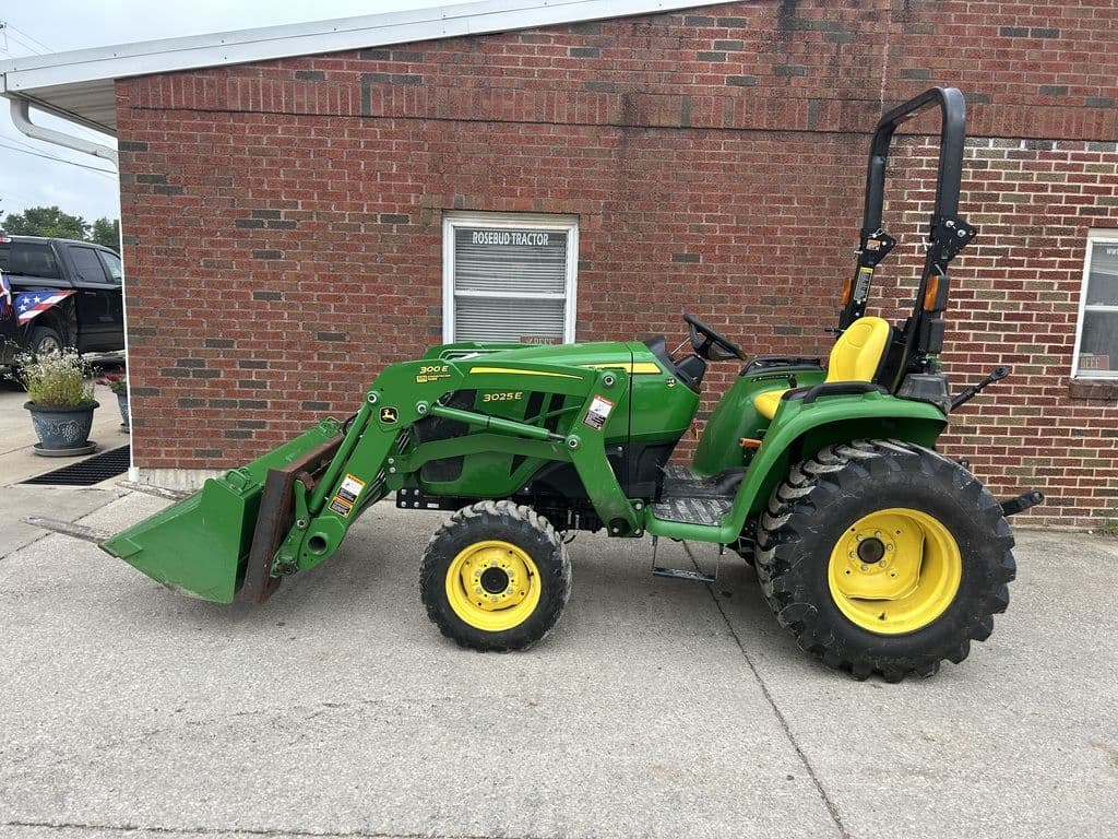 Image of John Deere 3025E Primary image