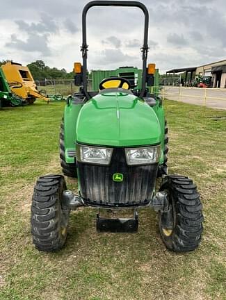 Image of John Deere 3025E equipment image 4