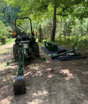 Image of John Deere 3025E equipment image 3